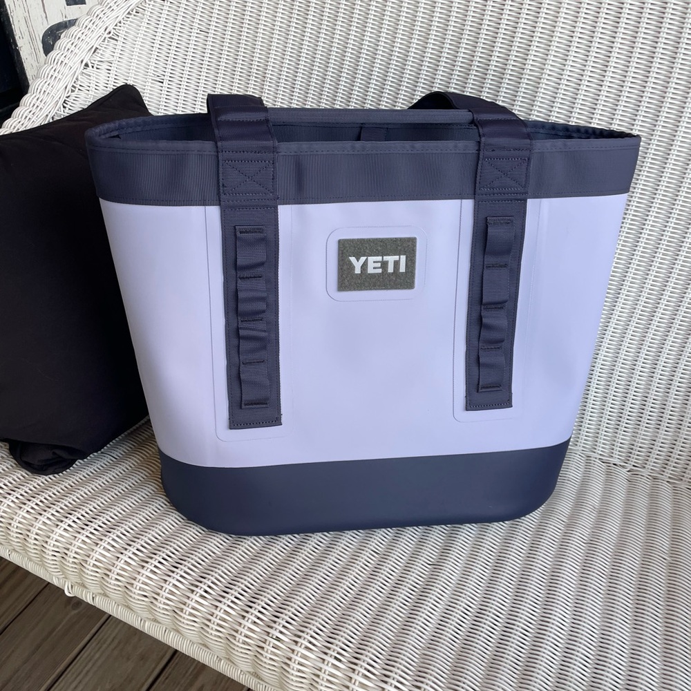 YETI Camino 35 Cosmic Lilac - Picture 3 of 10